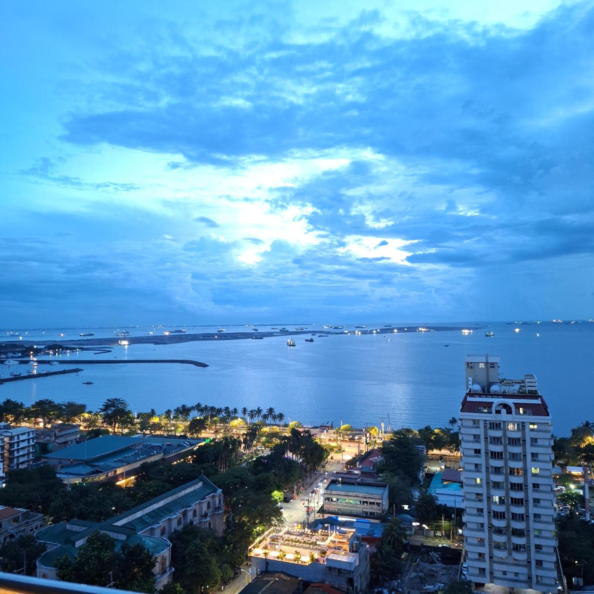 Manila Bayview Rental Extérieur photo